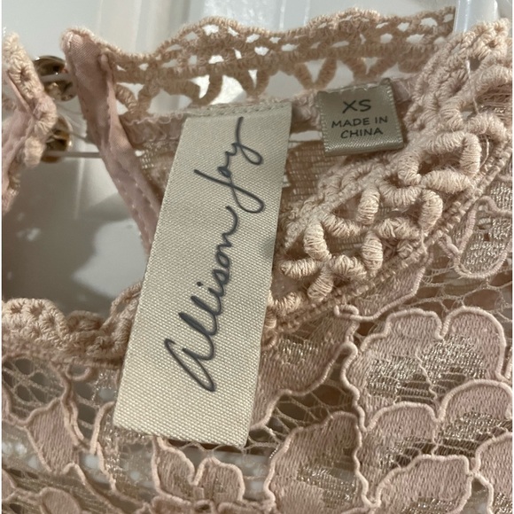 Long sleeve laced top- Soft Pink - Picture 3 of 3